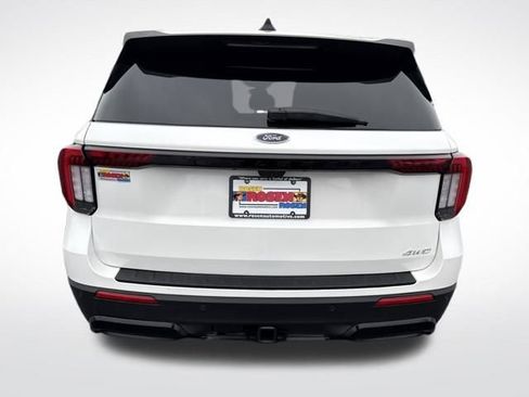 Used 2025 Ford Explorer ST-Line w/ ST-Line Street Pack image 4