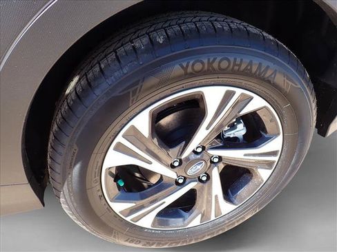 Used 2026 Subaru Crosstrek 2.5i Premium AWD/4WD image 7