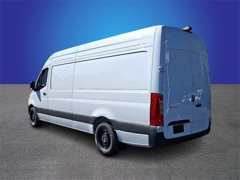 Used 2025 Mercedes-Benz Sprinter 2500 image 6
