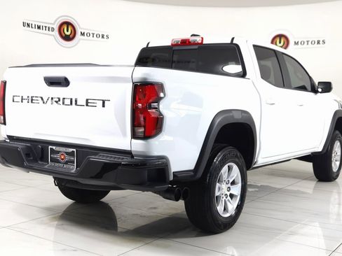 Used 2023 Chevrolet Colorado Z71 image 3