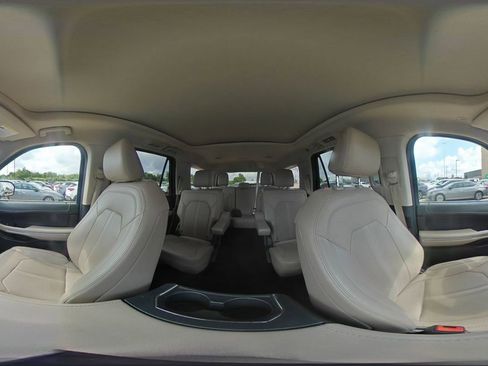Used 2024 Ford Expedition Limited AWD/4WD image 45