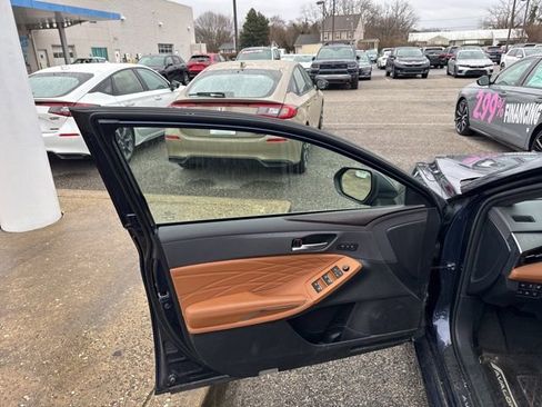 Used 2019 Toyota Avalon image 10