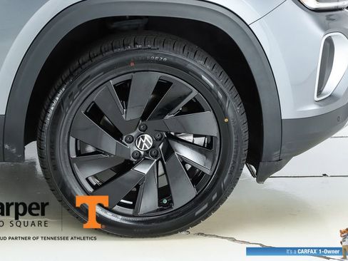 Used 2024 Volkswagen Atlas SE FWD image 14