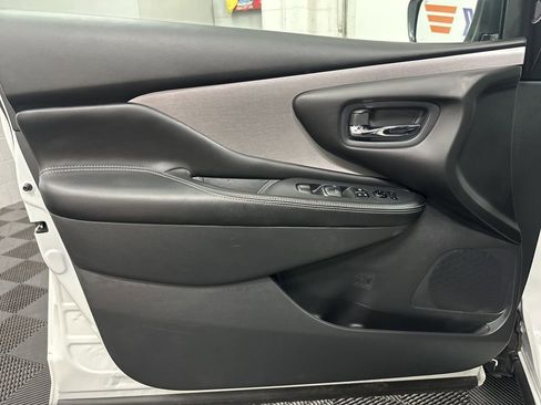 Used 2024 Nissan Murano SV w/ SV Midnight Edition Package image 17