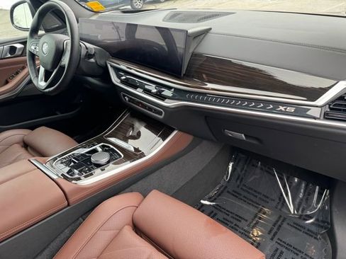 Certified 2024 BMW X5 xDrive50e w/ Premium Package image 31