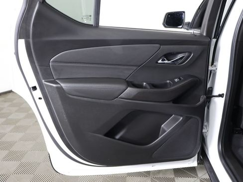 Used 2023 Chevrolet Traverse LT FWD image 25