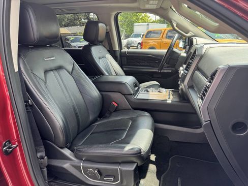 Used 2019 Ford Expedition Platinum image 25