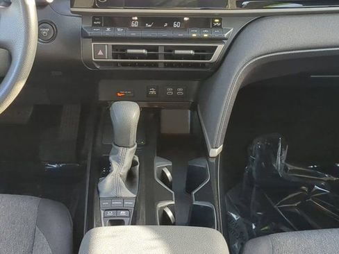 Used 2025 Toyota Camry LE image 18