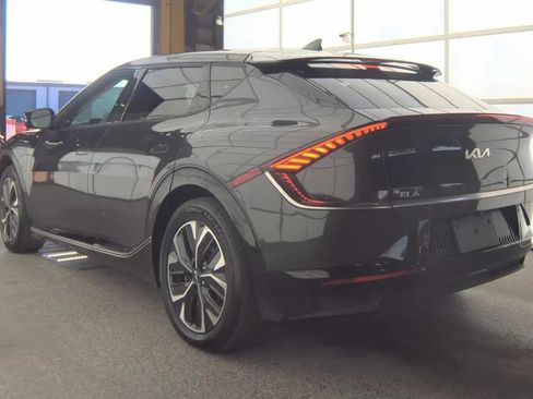 Used 2022 Kia EV6 Wind image 2