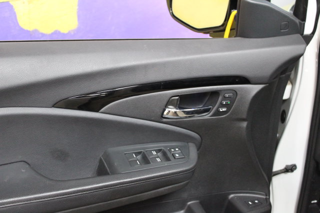 Used 2022 Honda Pilot Touring image 13