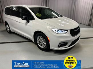 Used 2026 Chrysler Pacifica Select 360° Tour
