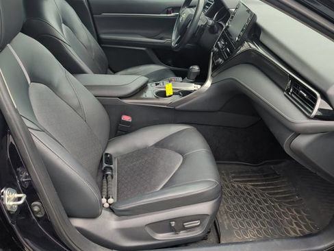 Used 2022 Toyota Camry XSE FWD image 29