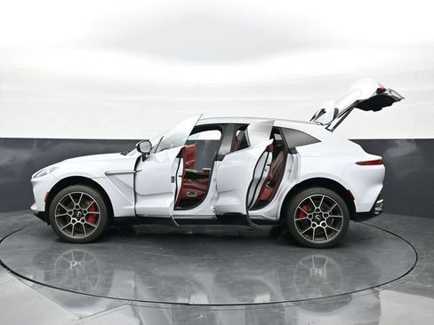 Used 2021 Aston Martin DBX AWD/4WD image 47