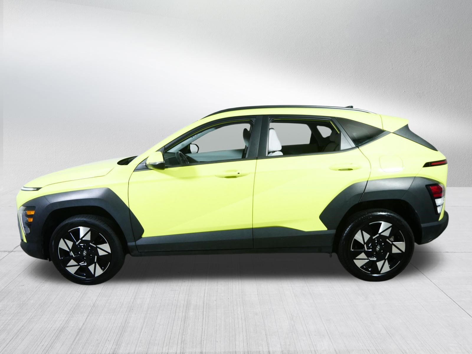 Used 2025 Hyundai Kona SEL AWD/4WD image 4