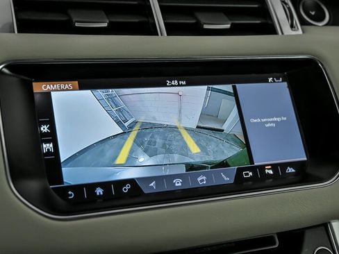 Used 2017 Land Rover Range Rover Sport HSE image 32