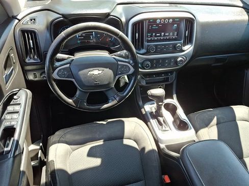 Used 2017 Chevrolet Colorado LT AWD/4WD image 2