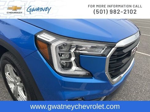 Used 2024 GMC Terrain SLE image 13