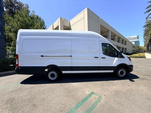 Used 2024 Ford Transit 250 148 High Roof Extended w/ Load Area Protection Package RWD image 6