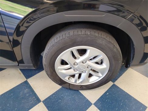 Used 2020 Hyundai Venue SEL w/ Convenience Package image 14