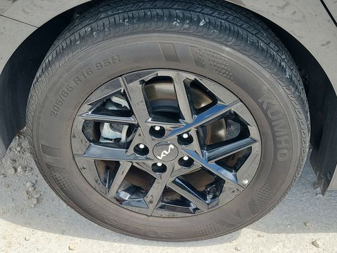 Used 2025 Kia K5 LXS image 10