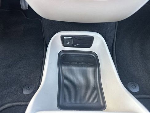 Used 2023 Chrysler Voyager LX FWD image 38