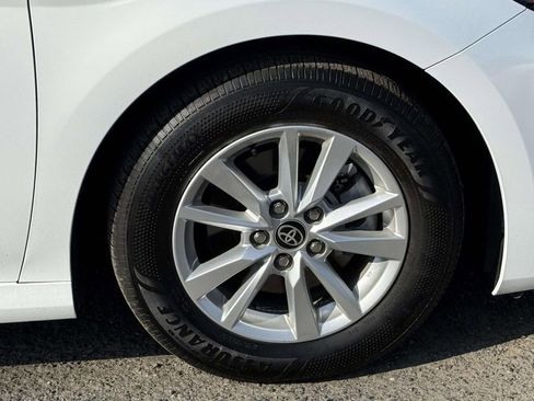 Used 2025 Toyota Camry LE image 7