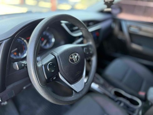 Used 2018 Toyota Corolla LE image 14