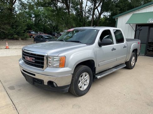 Used 2011 GMC Sierra 1500 SLE w/ Power Tech Package AWD/4WD image 5