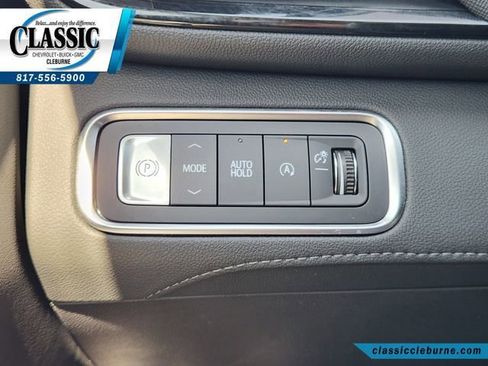 Used 2025 Buick Enclave Preferred image 22