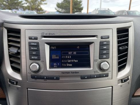 Used 2014 Subaru Outback 2.5i Limited image 3