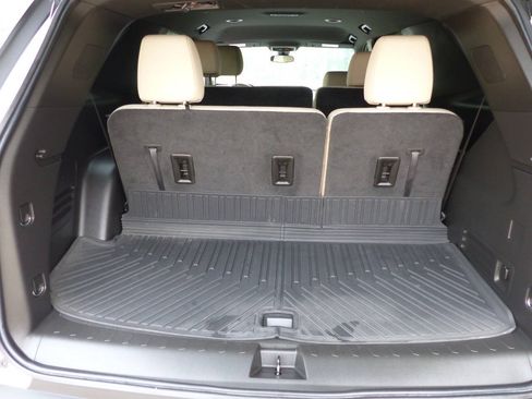 Used 2022 Chevrolet Traverse LS AWD/4WD image 38