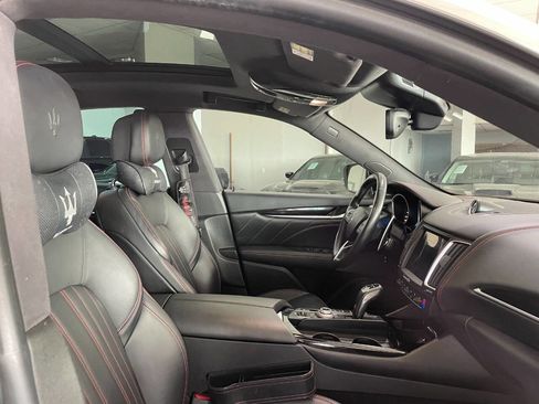 Used 2019 Maserati Levante image 30