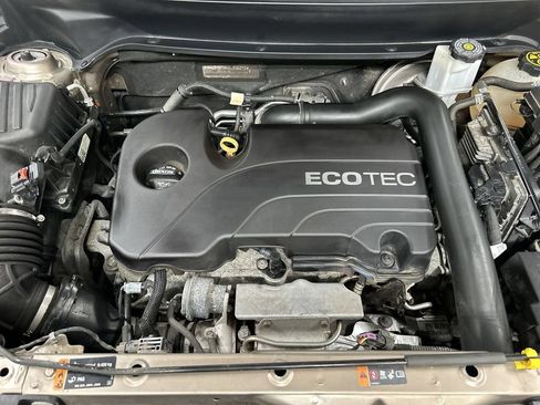 Used 2018 Chevrolet Equinox LT AWD/4WD image 23