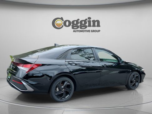 New 2026 Hyundai Elantra Sport FWD image 5