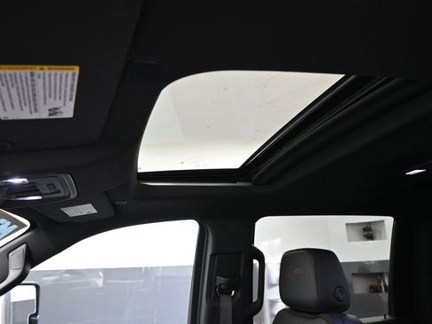 Used 2024 Chevrolet Silverado 2500 High Country w/ High Country Premium Package image 32