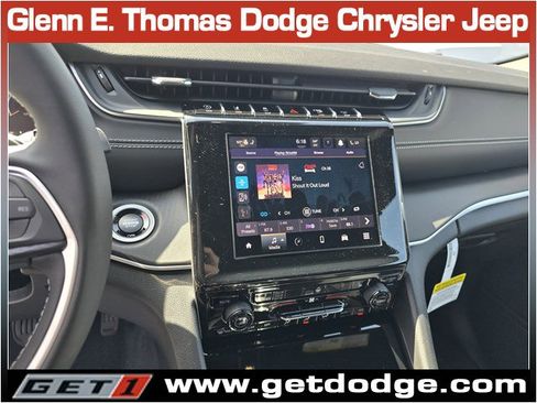 New 2025 Jeep Grand Cherokee Laredo image 11