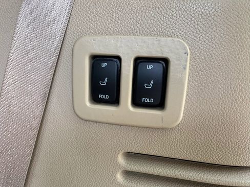 Used 2014 Ford Expedition XLT w/ Equipment Group 202A AWD/4WD image 16