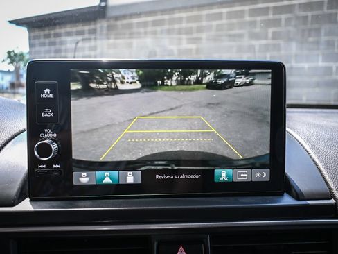 Used 2024 Honda Pilot Touring image 11