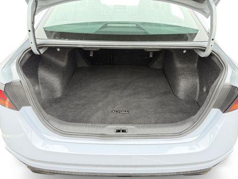 Used 2024 Nissan Altima 2.5 SR image 17
