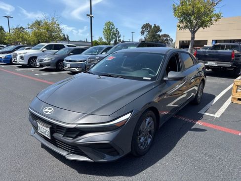 Certified 2024 Hyundai Elantra SEL FWD image 1