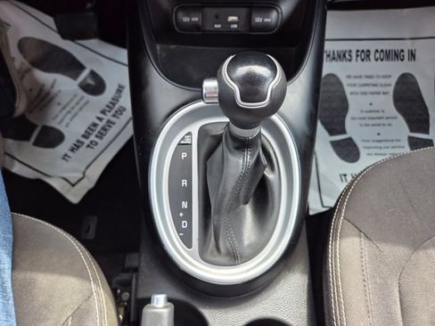 Used 2017 Kia Soul FWD image 26