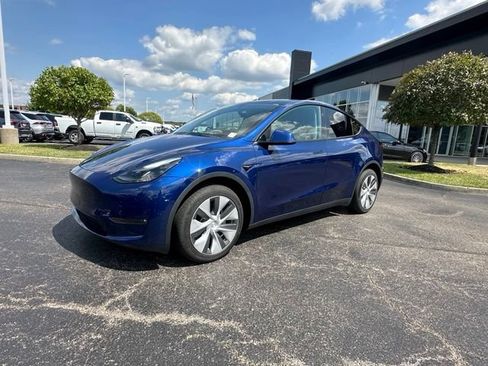Used 2023 Tesla Model Y Long Range AWD/4WD image 5