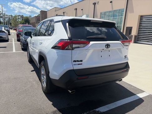Used 2020 Toyota RAV4 XLE w/ All Weather Liner Package AWD/4WD image 3