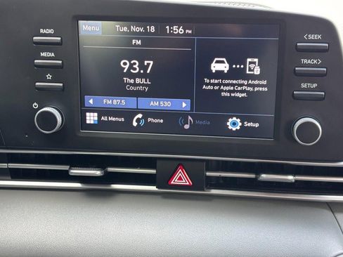 Used 2023 Hyundai Elantra SE image 13