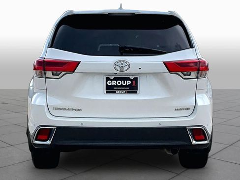 Used 2019 Toyota Highlander Limited FWD image 5