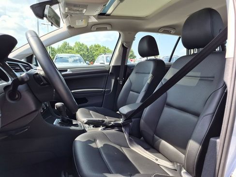 Used 2020 Volkswagen Golf 4-Door FWD image 12