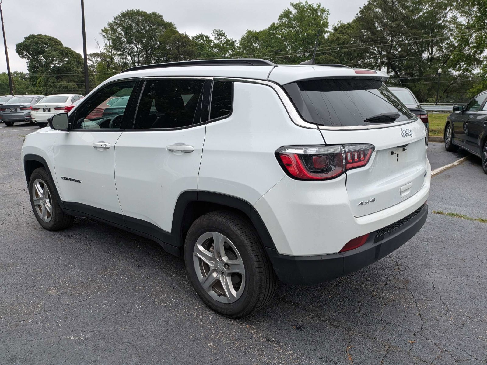 Used 2024 Jeep Compass Latitude AWD/4WD image 7