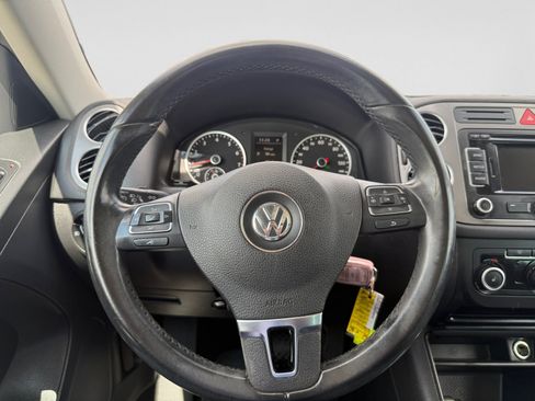 Used 2011 Volkswagen Tiguan 2WD image 13