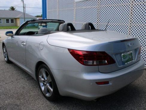 Used 2011 Lexus IS 250C image 3