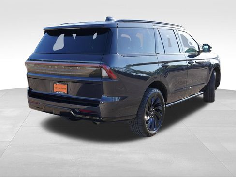 Used 2025 Lincoln Navigator Reserve w/ Jet Appearance Package AWD/4WD image 5